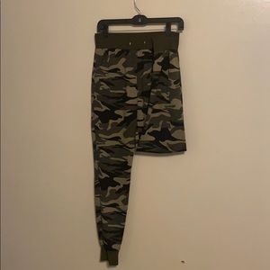 Women’s army fatigue sweat pants size large